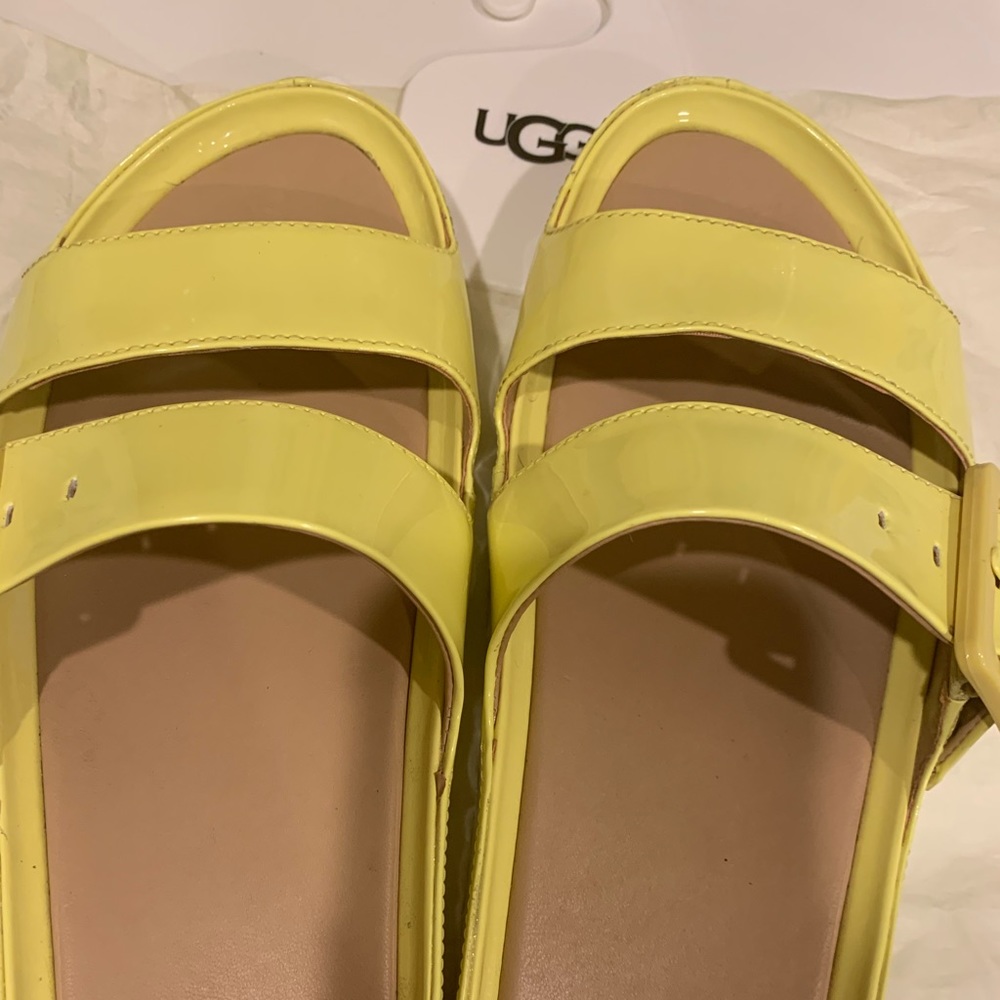 Ugg slip on sandals